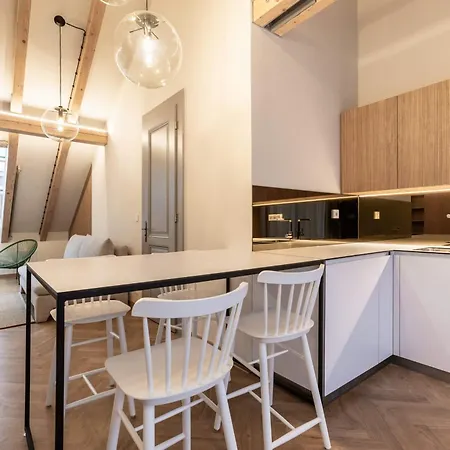 Stylish Central Apartments In Vinohrady By Wishlist Prague *
