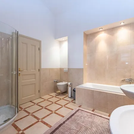 Lejlighed Stylish Central Apartments In Vinohrady By Wishlist Prague Prag